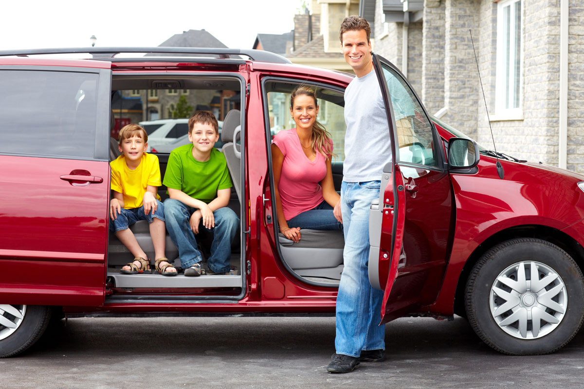 Rodzinny minivan – jak go wyposażyć?